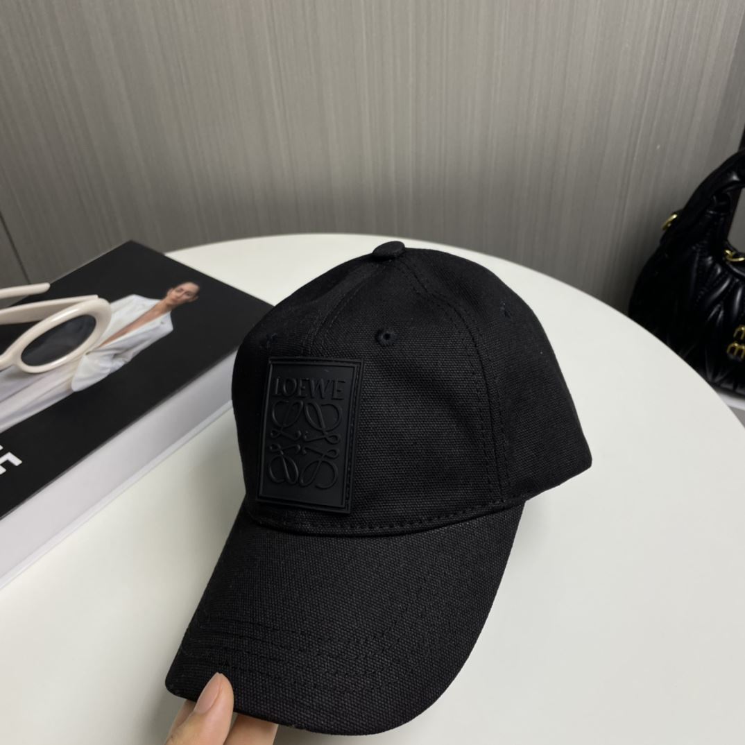 Loewe Caps